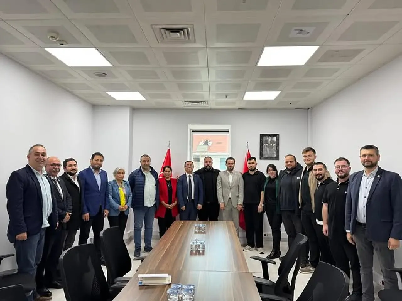 CHP Esenler Gençlik Kolları, Meclis Üyelerinin Yanında CHP Esenler Gençlik Kolları, Meclis Üyelerinin Yanında
