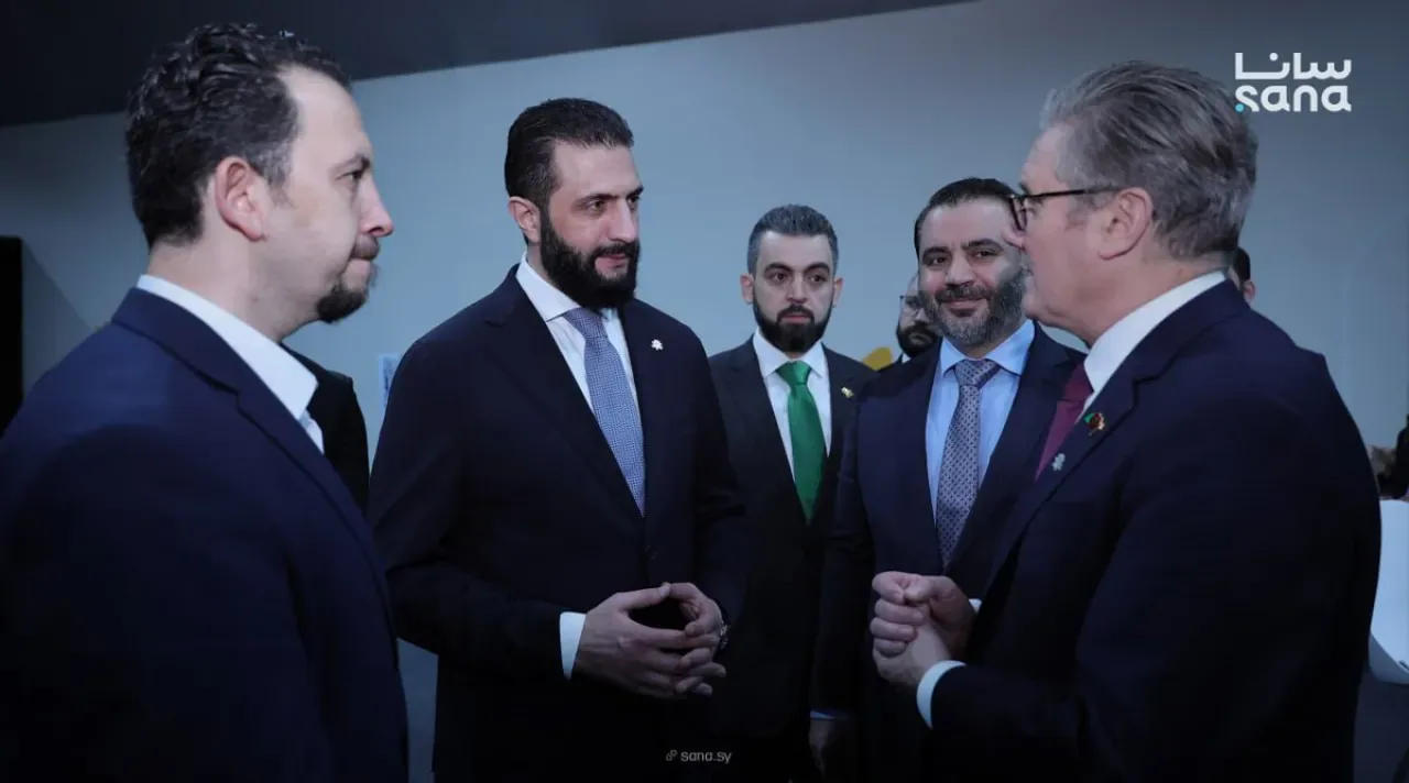 Suriye Devlet Başkanı Ahmed el Şara, İngiltere Başbakanı Keir Starmer ile Görüştü Suriye Devlet Başkanı Ahmed el Şara, İngiltere Başbakanı Keir Starmer ile Görüştü
