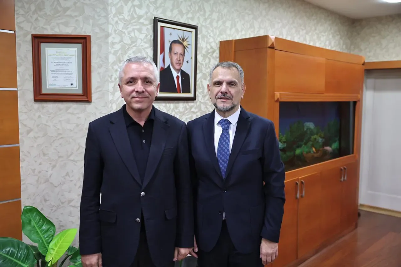 AK Parti Esenler İlçe Başkanı Emrullah Erkuş, Bayrampaşa Belediye Başkan Vekili İbrahim Akın'ı Ziyaret Etti AK Parti Esenler İlçe Başkanı Emrullah Erkuş, Bayrampaşa Belediye Başkan Vekili İbrahim Akın'ı Ziyaret Etti