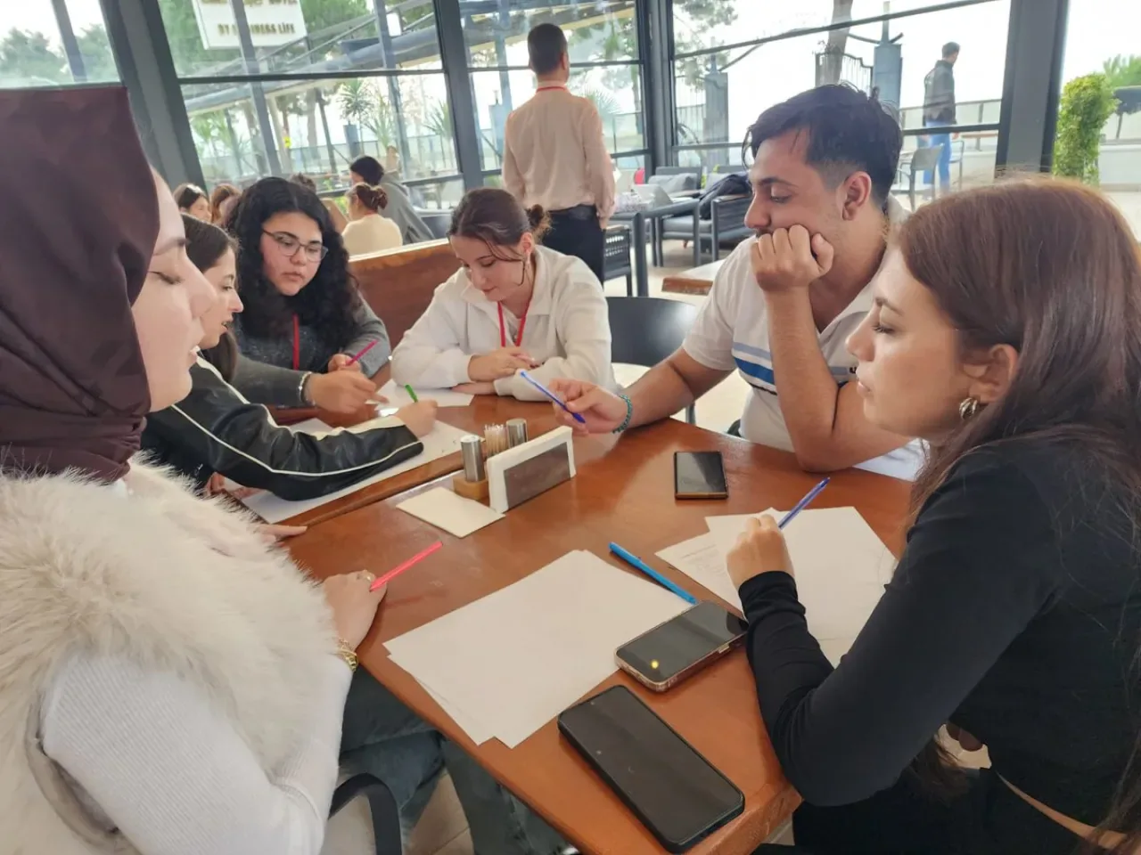 Bursa İznik'te Öğrencilere Yönelik Psikolojik Sağlamlık ve Tarih Bilinci Eğitimi Bursa İznik'te Öğrencilere Yönelik Psikolojik Sağlamlık ve Tarih Bilinci Eğitimi