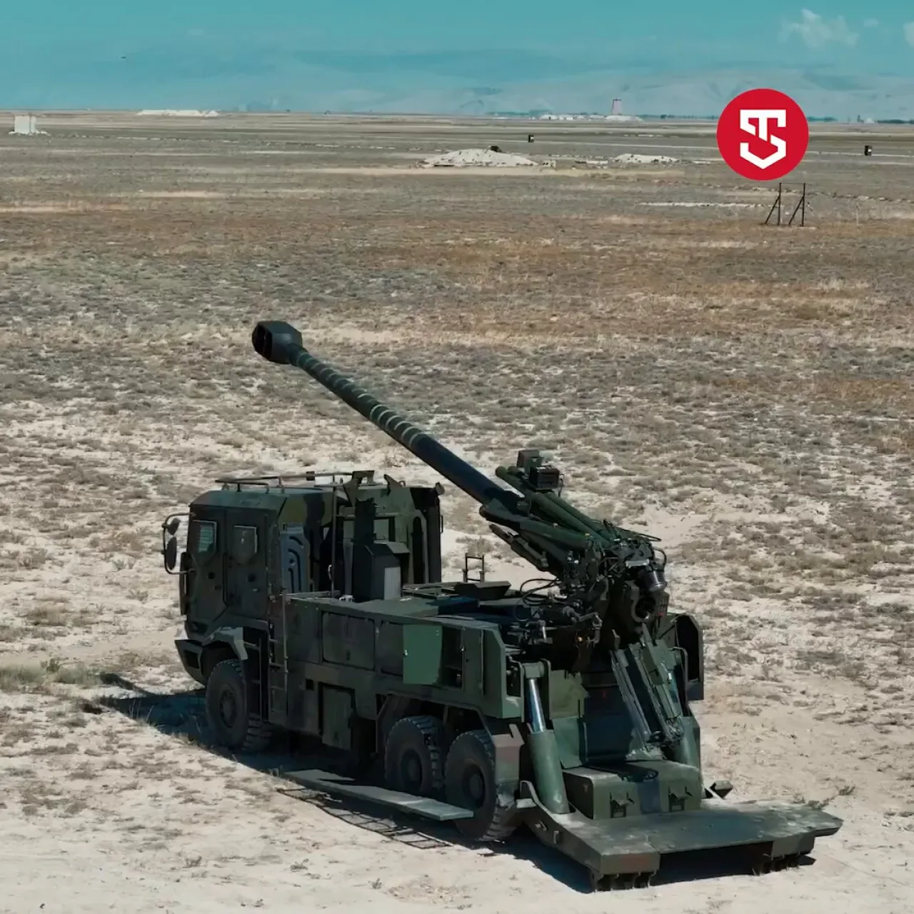 Türk Silahlı Kuvvetleri'ne İlk 8x8 Tekerlekli 155 mm Obüs Sistemi Entegre Edildi Türk Silahlı Kuvvetleri'ne İlk 8x8 Tekerlekli 155 mm Obüs Sistemi Entegre Edildi