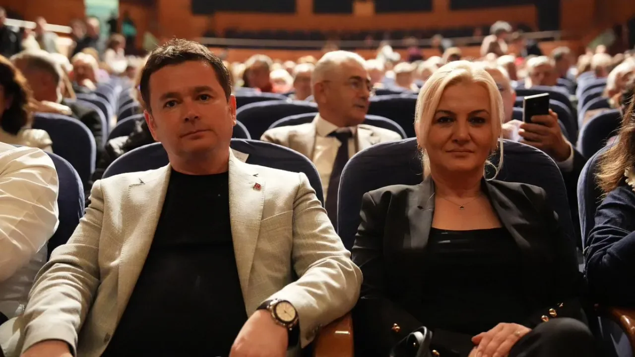 Bursa'da Atatürk Anısına Müzik Ziyafeti: Mozart ve Türk Marşı Aynı Sahnede Bursa'da Atatürk Anısına Müzik Ziyafeti: Mozart ve Türk Marşı Aynı Sahnede