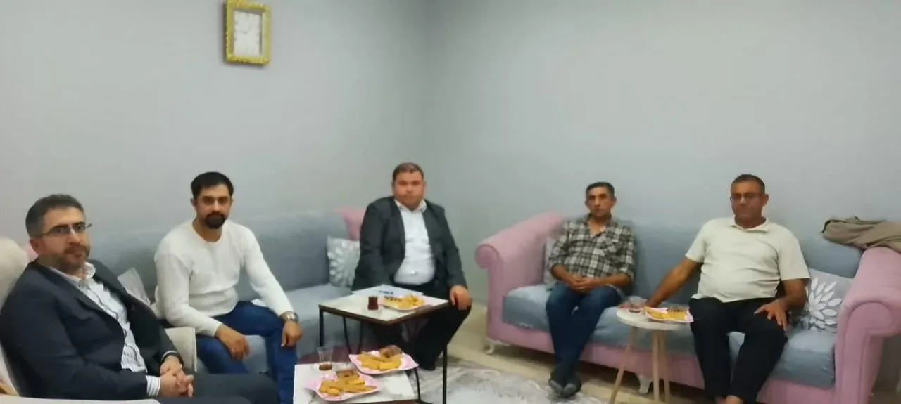 AK Parti Arnavutköy İlçe Başkanlığı, Boyalık Mahallesi'nde Aile Ziyareti Gerçekleştirdi AK Parti Arnavutköy İlçe Başkanlığı, Boyalık Mahallesi'nde Aile Ziyareti Gerçekleştirdi