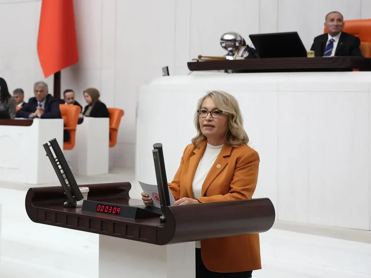 İYİ Partili Yanıkömeroğlu, Vakıflar Kanunu Teklifini Meclis'te Eleştirdi İYİ Partili Yanıkömeroğlu, Vakıflar Kanunu Teklifini Meclis'te Eleştirdi