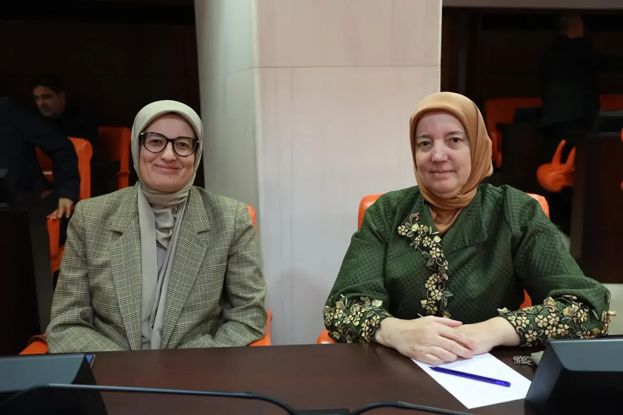 Balıkesir Milletvekili Belgin Uygur, Vakıf Kanunlarındaki Değişiklik Teklifini Meclis'te Anlattı Balıkesir Milletvekili Belgin Uygur, Vakıf Kanunlarındaki Değişiklik Teklifini Meclis'te Anlattı