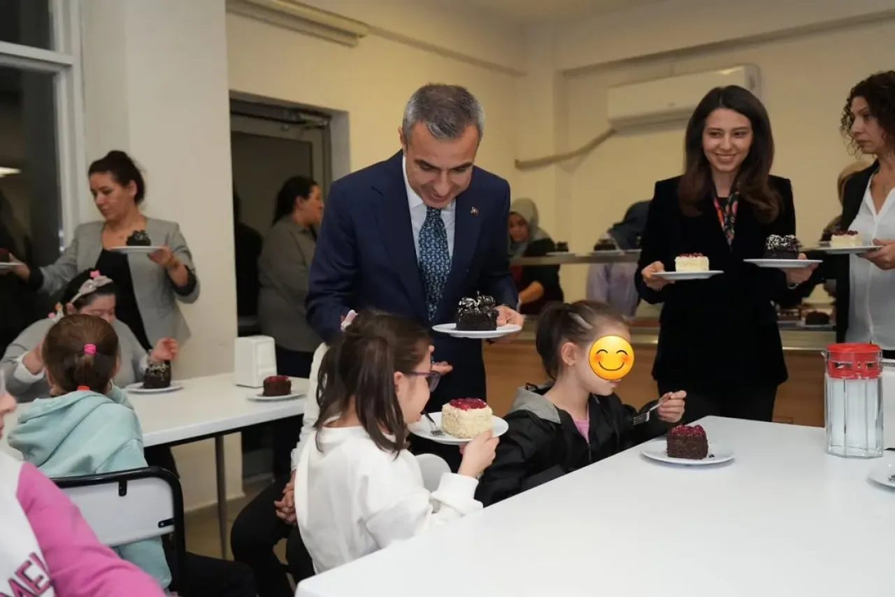 Beyoğlu Kaymakamı Atasoy, Oya Kayacık Çocuk Evleri Sitesi'ni Ziyaret Etti Beyoğlu Kaymakamı Atasoy, Oya Kayacık Çocuk Evleri Sitesi'ni Ziyaret Etti