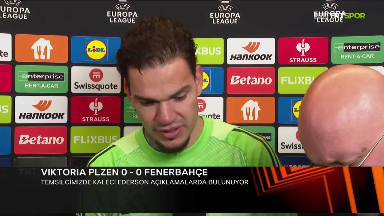 Ederson'dan Penaltı İtirafı: "O Pozisyon Penaltıydı, Kararı Anlayamadım" Ederson'dan Penaltı İtirafı: "O Pozisyon Penaltıydı, Kararı Anlayamadım"