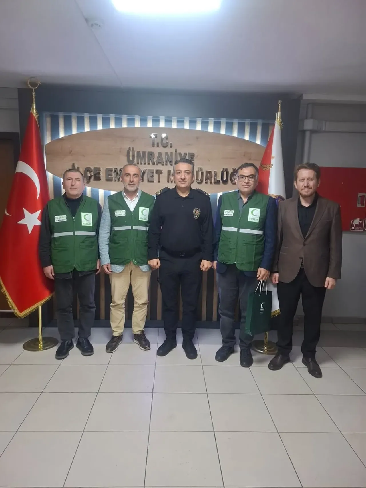 Yeşilay Ümraniye, Yeni İlçe Emniyet Müdürü Adnan Ayhan'ı Ziyaret Etti Yeşilay Ümraniye, Yeni İlçe Emniyet Müdürü Adnan Ayhan'ı Ziyaret Etti