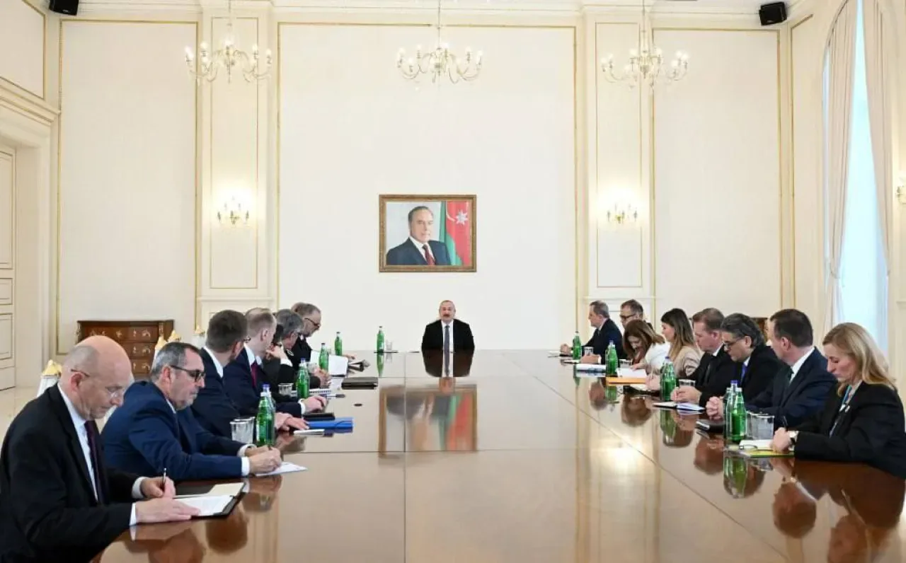 Azerbaycan Cumhurbaşkanı Aliyev, NATO Heyetini Kabul Etti Azerbaycan Cumhurbaşkanı Aliyev, NATO Heyetini Kabul Etti
