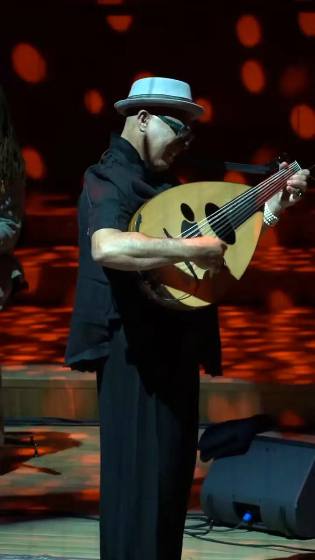 Dhafer Youssef'tan "Streets of Minarets" Dinletisi Dhafer Youssef'tan "Streets of Minarets" Dinletisi