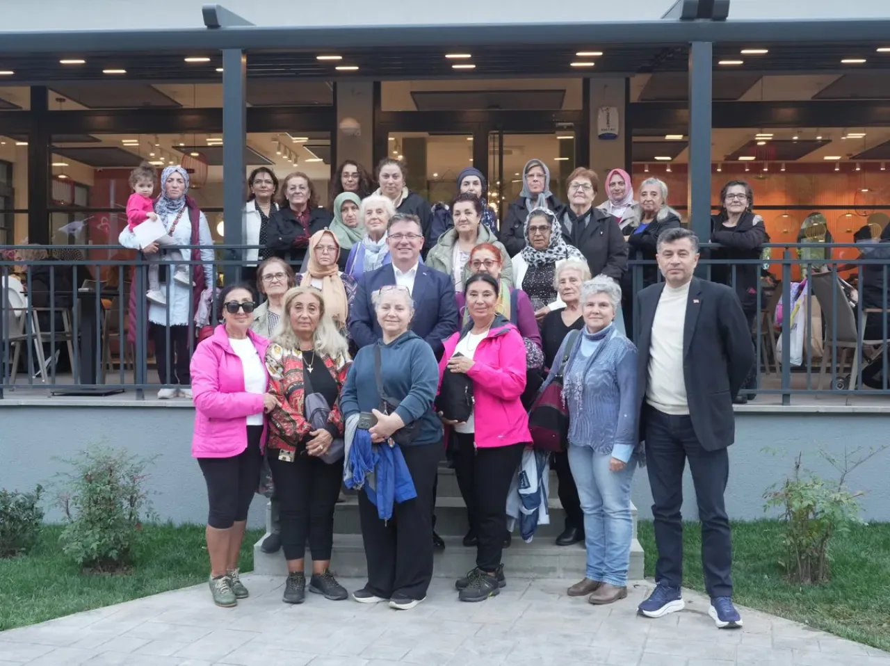 Sarıyer Belediyesi, Bahçeköylü Kadınlarla Sosyal Tesiste Buluştu Sarıyer Belediyesi, Bahçeköylü Kadınlarla Sosyal Tesiste Buluştu