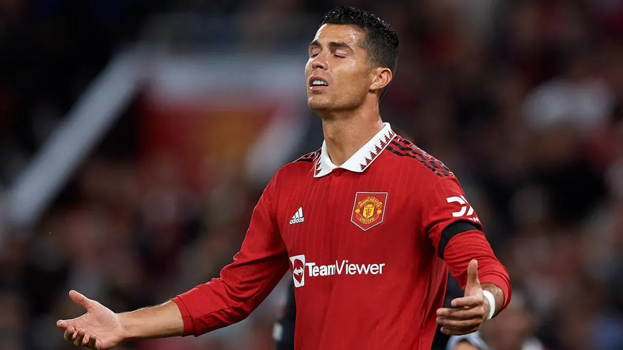Cristiano Ronaldo: "Premier Lig'de Oynasaydım Yine Çok Gol Atardım" Cristiano Ronaldo: "Premier Lig'de Oynasaydım Yine Çok Gol Atardım"
