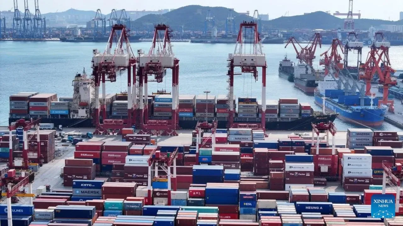 Çin'in İlk 10 Aylık Dış Ticareti 37,31 Trilyon Yuan ile Büyümeyi Sürdürdü Çin'in İlk 10 Aylık Dış Ticareti 37,31 Trilyon Yuan ile Büyümeyi Sürdürdü