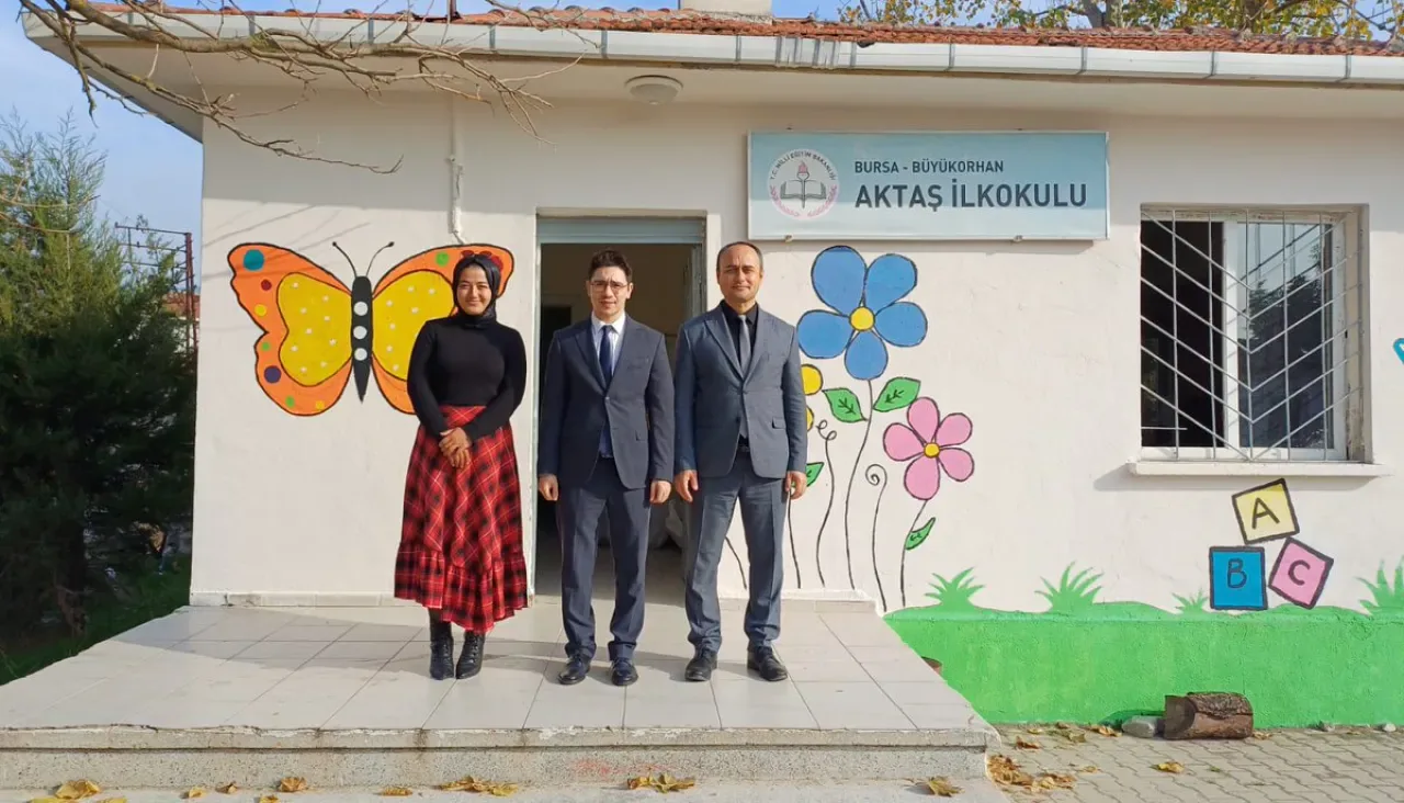 Bursa Büyükorhan Kaymakamı Yunus Emre Sakızcı, Köy Okullarını Ziyaret Etti Bursa Büyükorhan Kaymakamı Yunus Emre Sakızcı, Köy Okullarını Ziyaret Etti