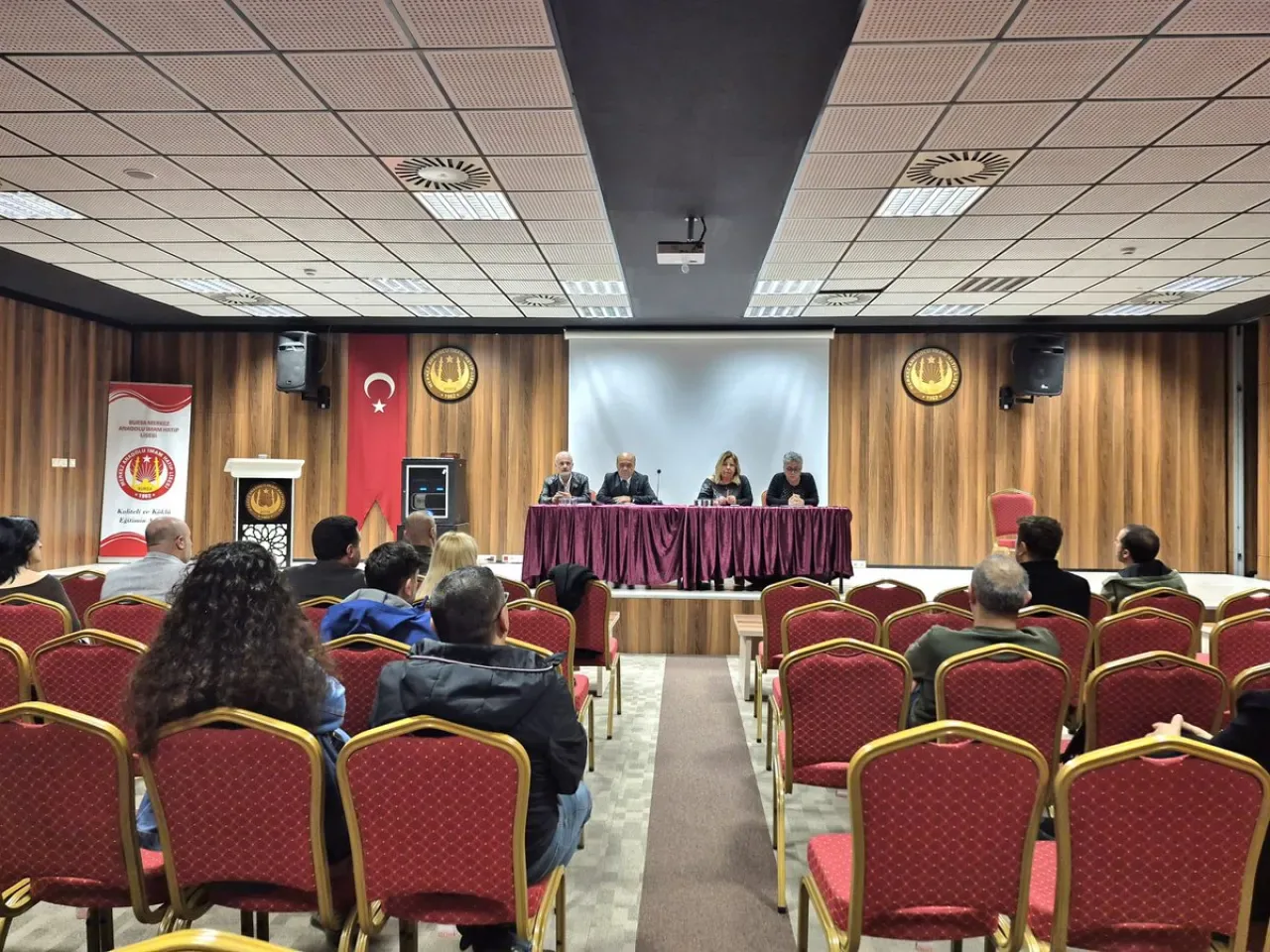 Bursa Yıldırım'da Özel Öğretim Kurumlarına Yönelik Bilgilendirme Toplantısı Düzenlendi Bursa Yıldırım'da Özel Öğretim Kurumlarına Yönelik Bilgilendirme Toplantısı Düzenlendi