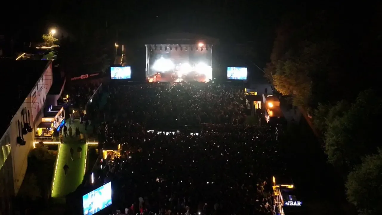 MaximumUniq Açıkhava Konserleri 2025: Işıklar ve Danslarla Unutulmaz Bir Yaz MaximumUniq Açıkhava Konserleri 2025: Işıklar ve Danslarla Unutulmaz Bir Yaz