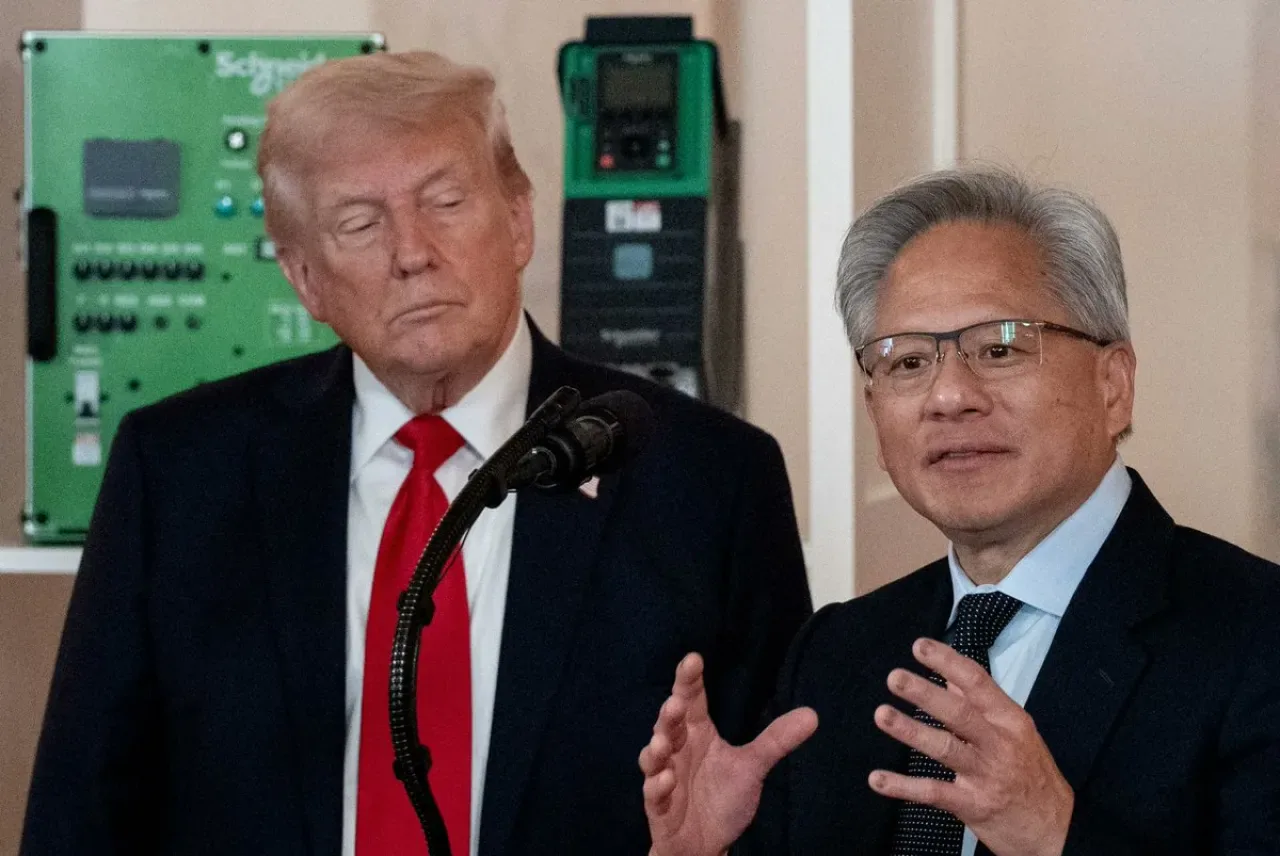 NVIDIA CEO'su Jensen Huang: Çin, Yapay Zeka Yarışında ABD'yi Geçebilir NVIDIA CEO'su Jensen Huang: Çin, Yapay Zeka Yarışında ABD'yi Geçebilir