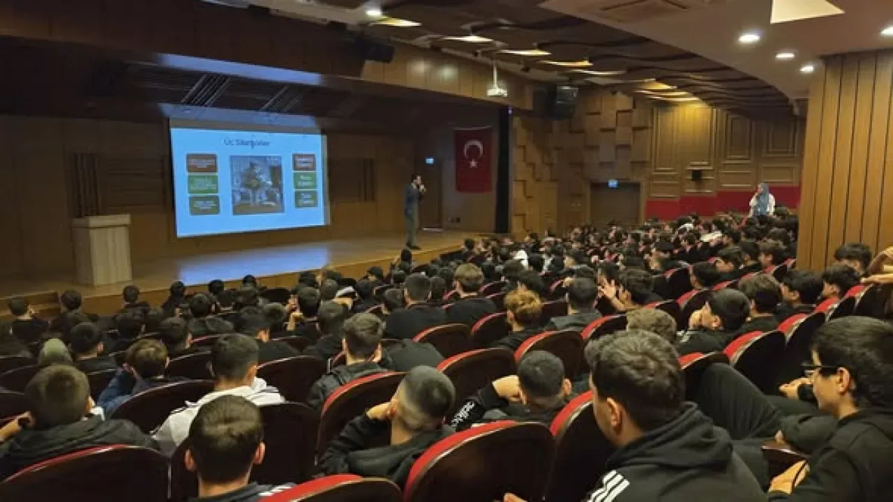 İstanbul'da Meslek Liselerinde Hitabet, Nezâket ve Zarâfet Atölyeleri Düzenlendi İstanbul'da Meslek Liselerinde Hitabet, Nezâket ve Zarâfet Atölyeleri Düzenlendi
