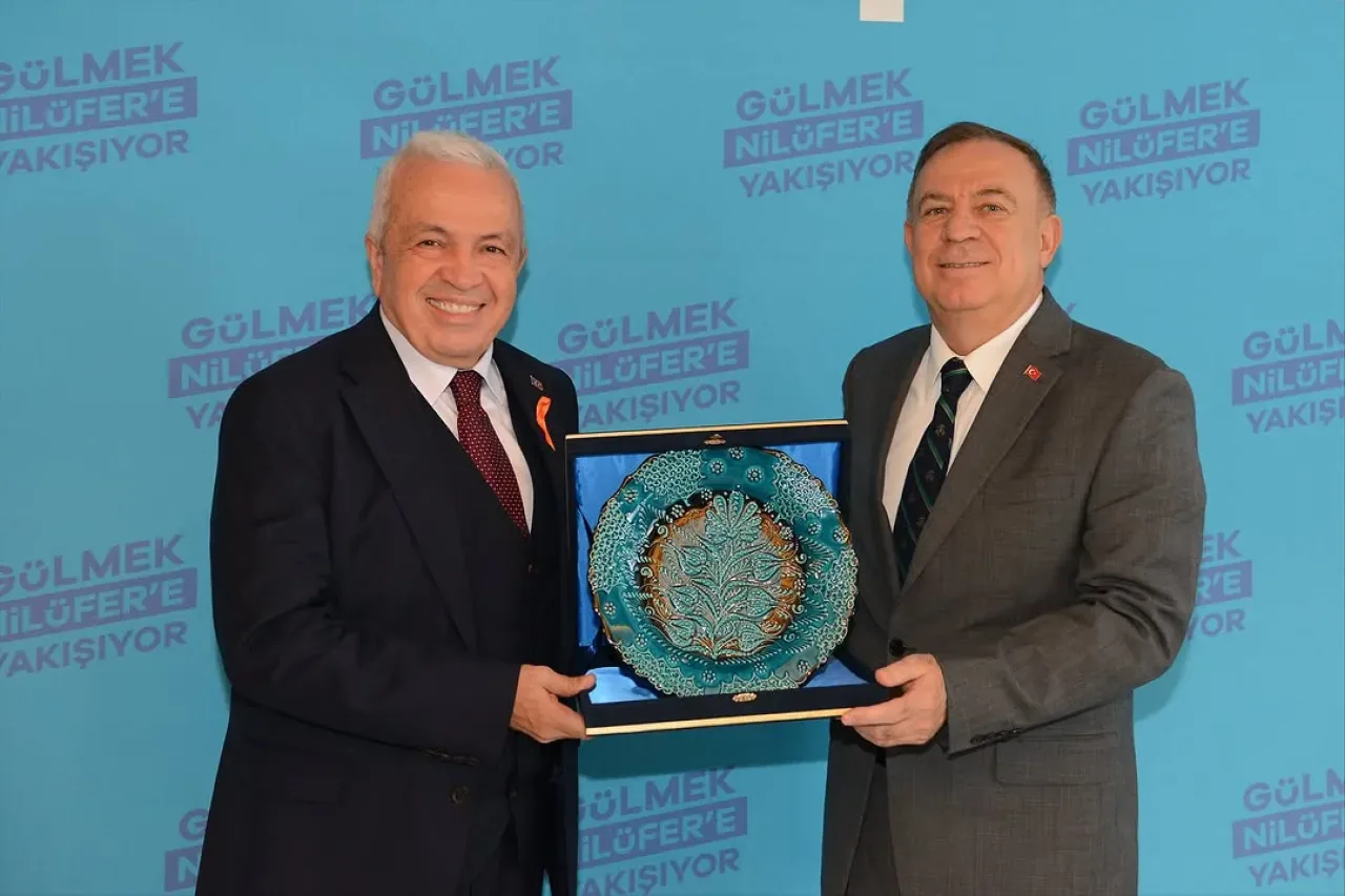 CHP'li Belediye Başkanları Bursa'da Dayanışma İçinde CHP'li Belediye Başkanları Bursa'da Dayanışma İçinde