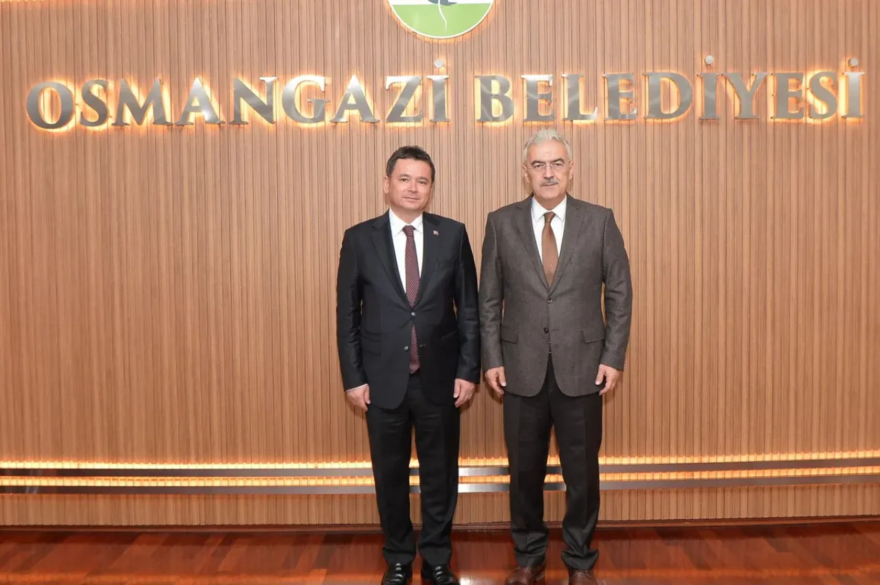 Bursa Valisi Erol Ayyıldız, Osmangazi Belediye Başkanı Erkan Aydın'ı Ziyaret Etti Bursa Valisi Erol Ayyıldız, Osmangazi Belediye Başkanı Erkan Aydın'ı Ziyaret Etti