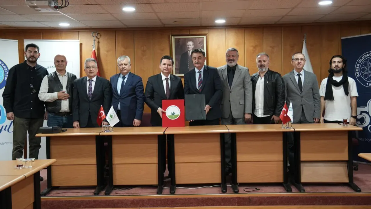 Bursa'da Kültür Sanat İş Birliği: Karagöz Geleneği Yeni Projelerle Yaşatılacak Bursa'da Kültür Sanat İş Birliği: Karagöz Geleneği Yeni Projelerle Yaşatılacak