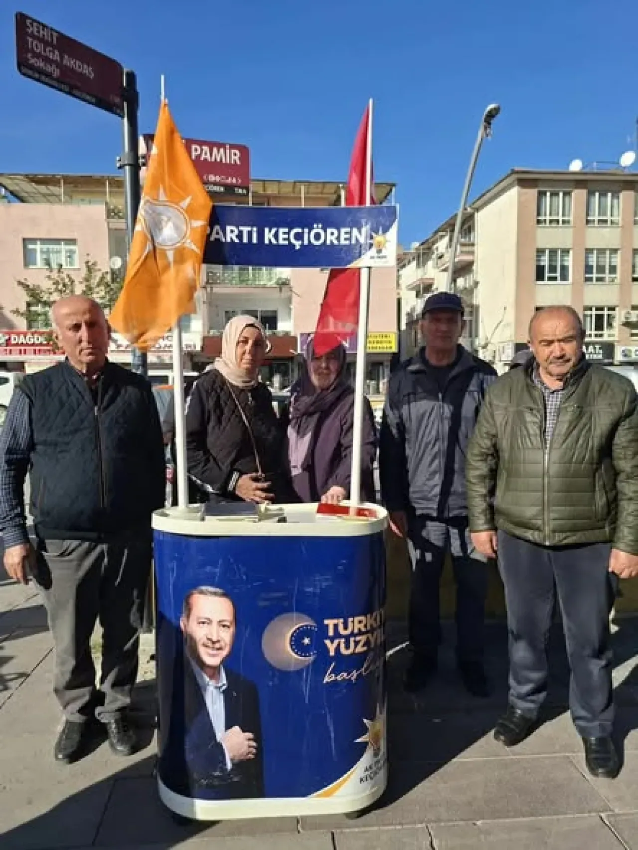 AK Parti Keçiören'de Mahalle ve Sokaklarda Güçlü Varlığını Duyurdu AK Parti Keçiören'de Mahalle ve Sokaklarda Güçlü Varlığını Duyurdu