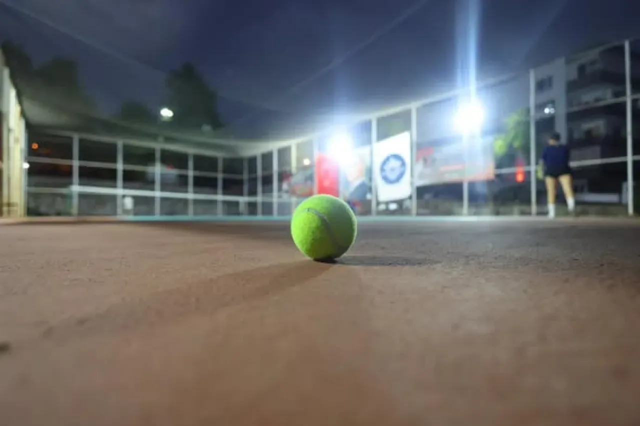 Karabağlar'da Cumhuriyet Coşkusu Tenis Turnuvası'na Yansıdı Karabağlar'da Cumhuriyet Coşkusu Tenis Turnuvası'na Yansıdı
