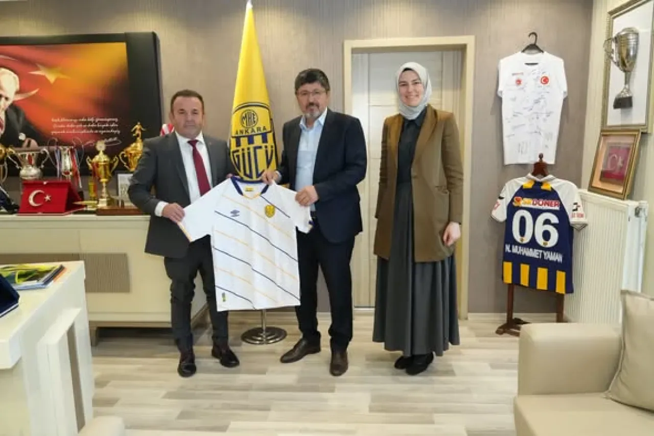 MKE Ankaragücü Başkanı Nuri Muhammet Yaman'a Ziyaret MKE Ankaragücü Başkanı Nuri Muhammet Yaman'a Ziyaret