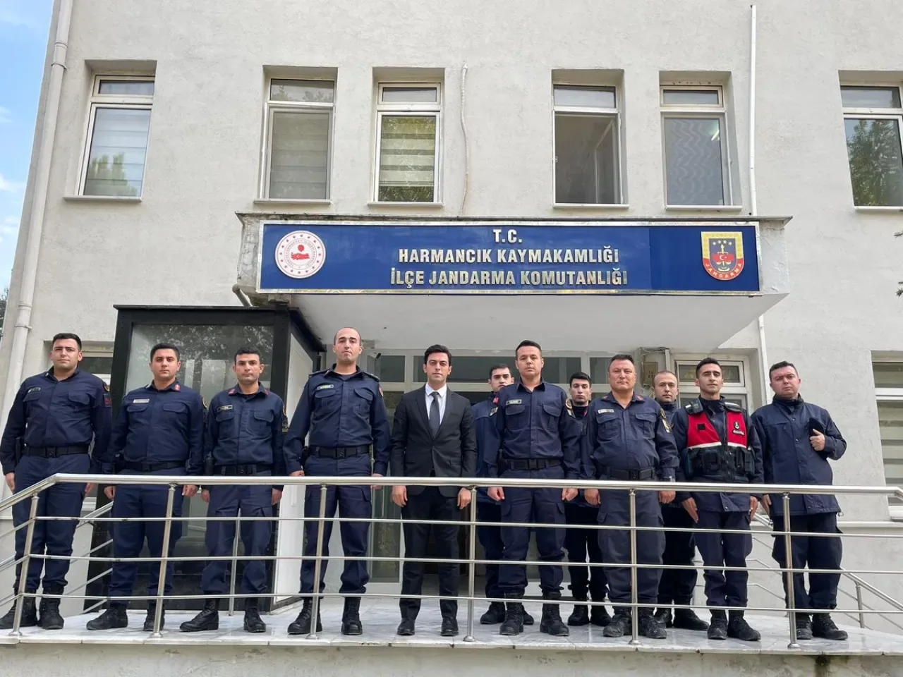 Harmancık Kaymakamı KÖMÜRCÜ'den İlçe Güvenlik Birimlerine Ziyaret Harmancık Kaymakamı KÖMÜRCÜ'den İlçe Güvenlik Birimlerine Ziyaret