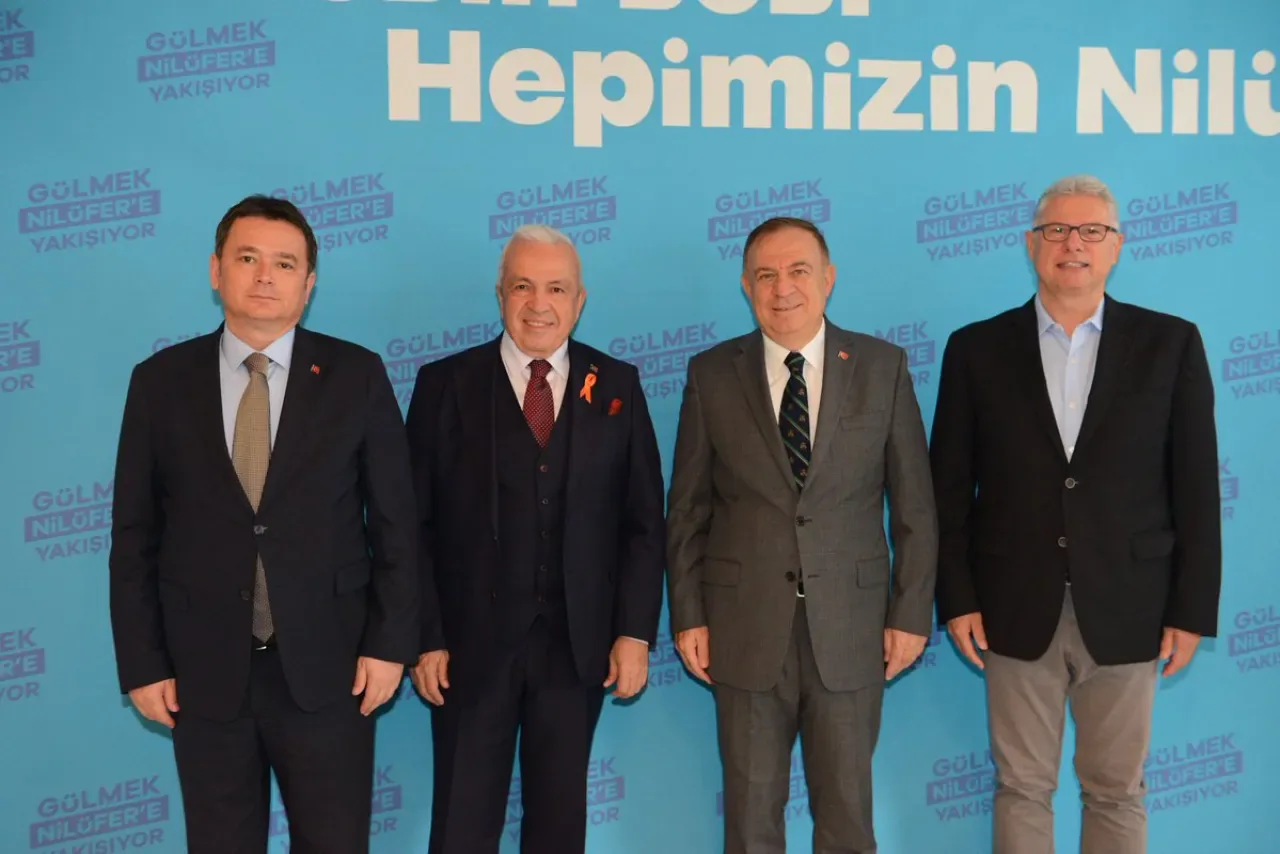 CHP'li Zeybek, Bursa'da Yerel Yönetimler ve Dirençli Kentler Üzerine Ziyaretlerde Bulundu CHP'li Zeybek, Bursa'da Yerel Yönetimler ve Dirençli Kentler Üzerine Ziyaretlerde Bulundu