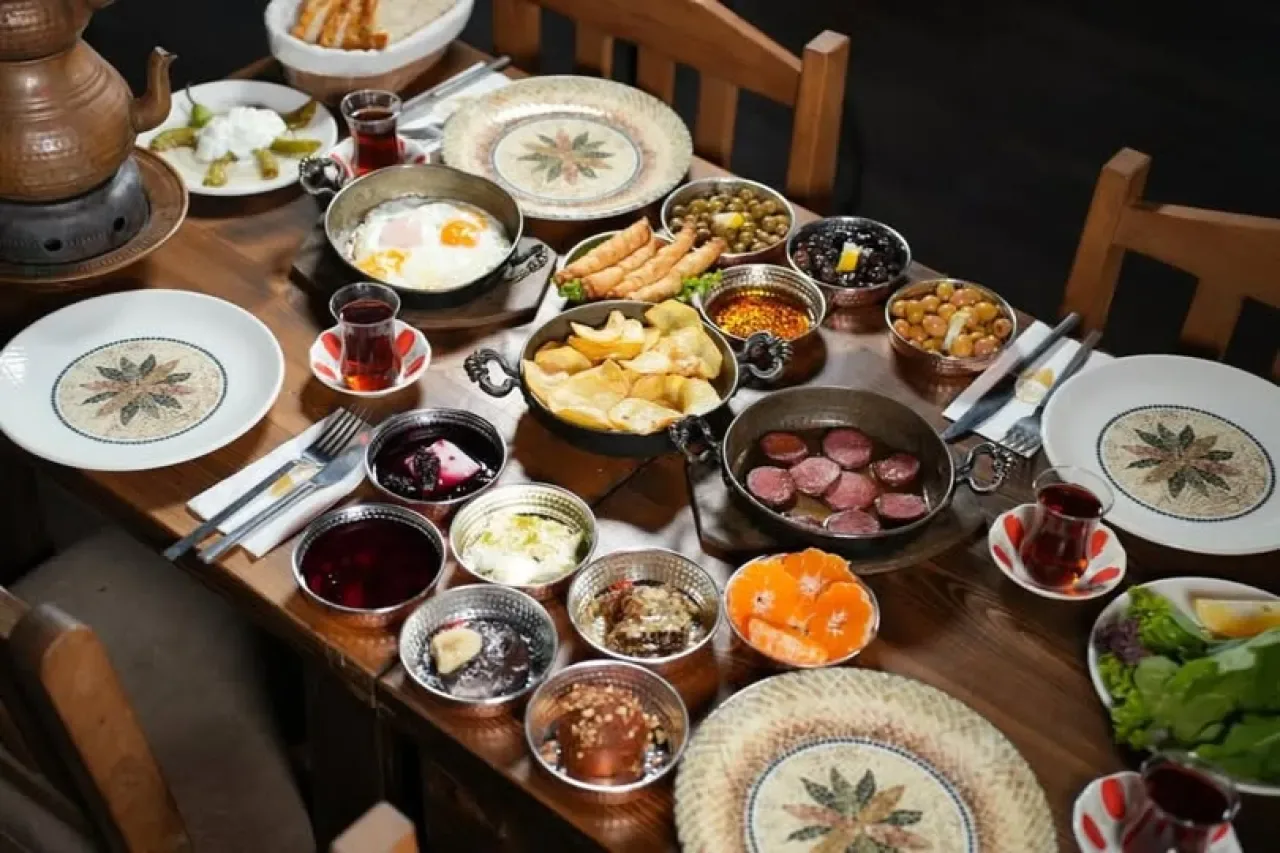 Çiçekliköy'ün En İyi 10 Kahvaltı Mekanı | Bornova'nın Lezzet Durakları Çiçekliköy'ün En İyi 10 Kahvaltı Mekanı | Bornova'nın Lezzet Durakları