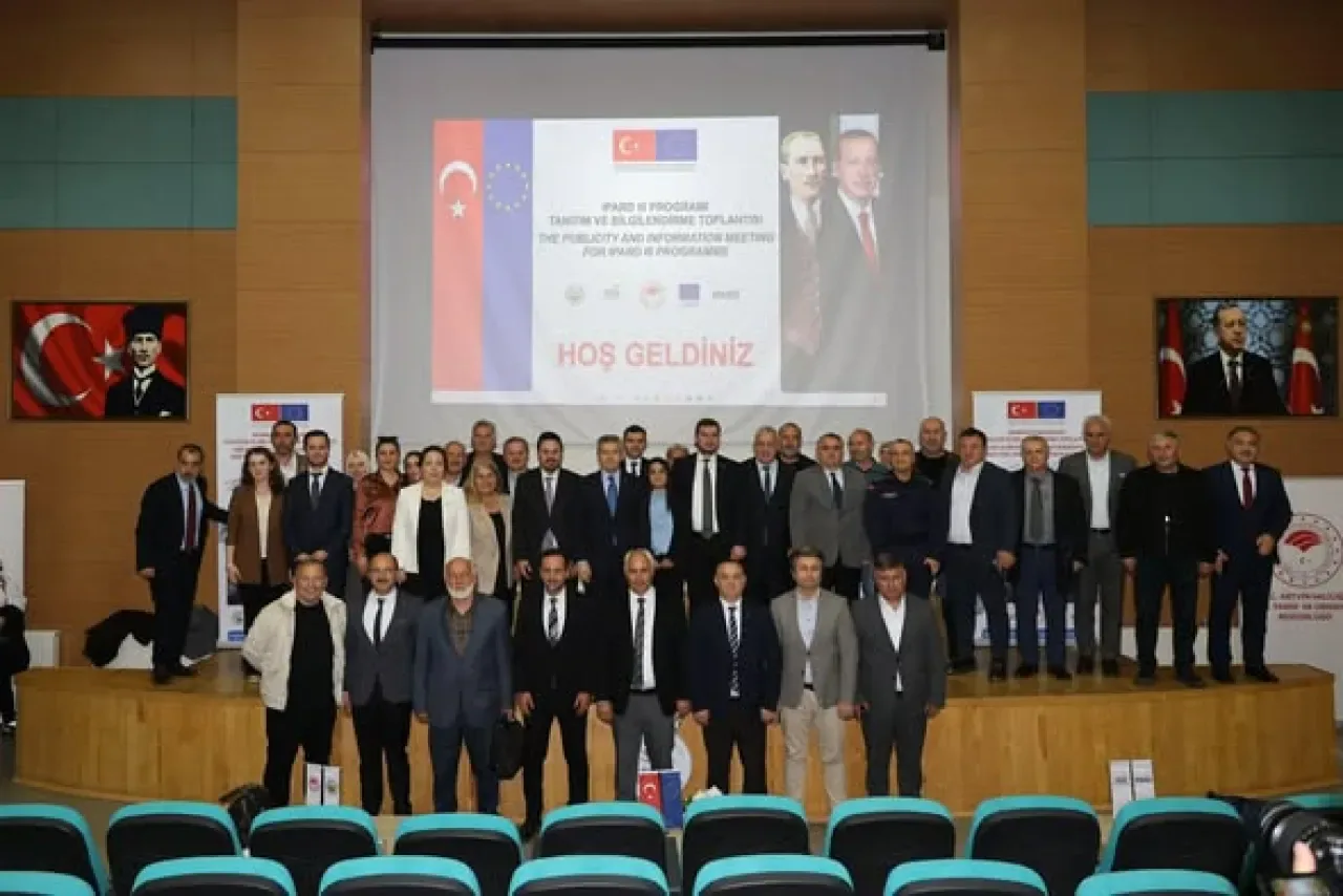 TKDK Başkanı Artvin'de IPARD Programı'nı Tanıttı, Yeni Yatırım Fırsatları Ele Alındı TKDK Başkanı Artvin'de IPARD Programı'nı Tanıttı, Yeni Yatırım Fırsatları Ele Alındı