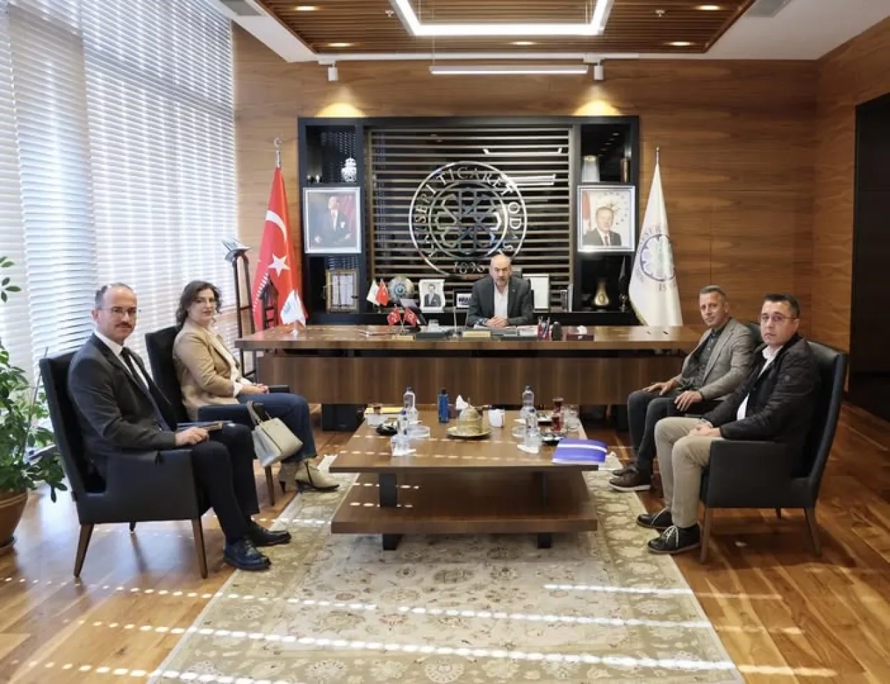 Kayseri Ticaret Odası'nda İş Bankası Ziyareti Kayseri Ticaret Odası'nda İş Bankası Ziyareti