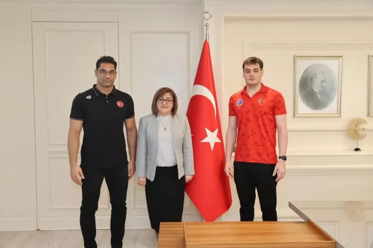 Milli Yüzücüler Kaan Kara ve Kaan Efe Kaya, Gaziantep Belediye Spor Kulübü'ne Transfer Oldu Milli Yüzücüler Kaan Kara ve Kaan Efe Kaya, Gaziantep Belediye Spor Kulübü'ne Transfer Oldu