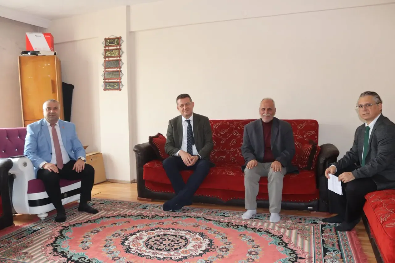 Beykoz Kaymakamı Fatih Ürkmezer, "Ailemiz İstanbul" Projesi Kapsamında Vatandaşları Evlerinde Ziyaret Etti Beykoz Kaymakamı Fatih Ürkmezer, "Ailemiz İstanbul" Projesi Kapsamında Vatandaşları Evlerinde Ziyaret Etti