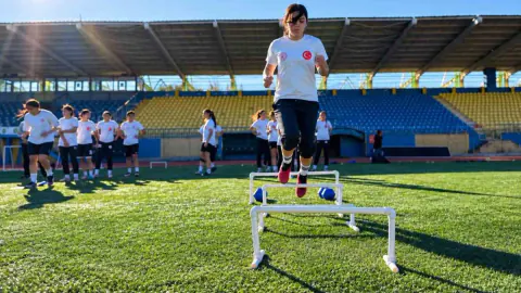 Ağrı Belediyespor kadın futbol: 1. Lig için haftada 6 gün yoğun tempo