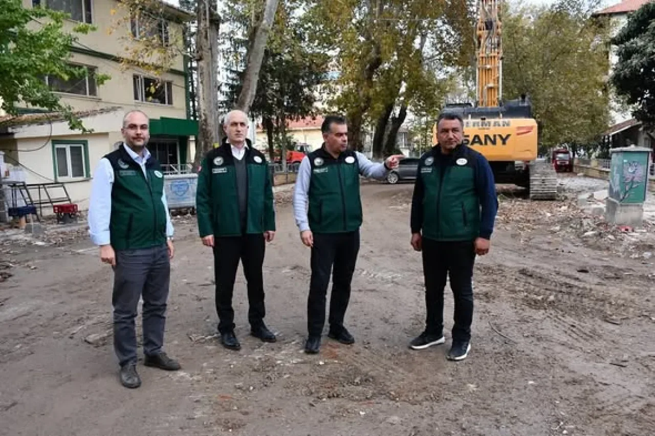DSİ 25. Bölge Müdürlüğü Sındırgı'da Deprem Sonrası Çalışmalarına Hız Kesmeden Devam Ediyor DSİ 25. Bölge Müdürlüğü Sındırgı'da Deprem Sonrası Çalışmalarına Hız Kesmeden Devam Ediyor