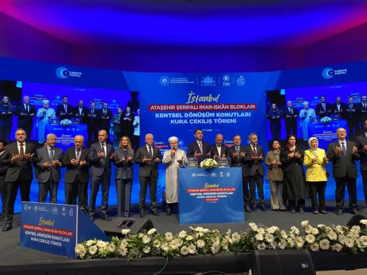 Ataşehir'de Kentsel Dönüşüm Konutları Sahiplerine Kavuştu Ataşehir'de Kentsel Dönüşüm Konutları Sahiplerine Kavuştu