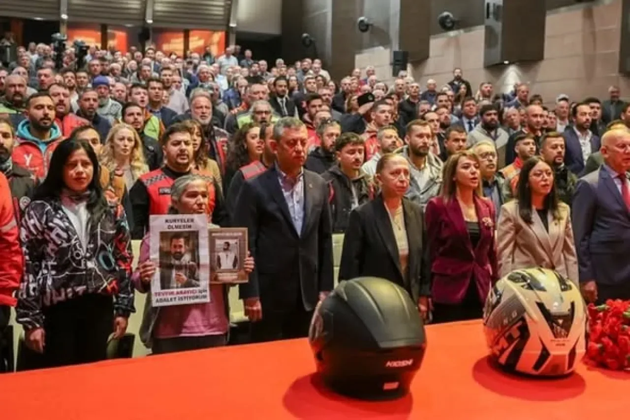 CHP'den Motokuryelerle "Emeğin Türkiye'si" Buluşması CHP'den Motokuryelerle "Emeğin Türkiye'si" Buluşması