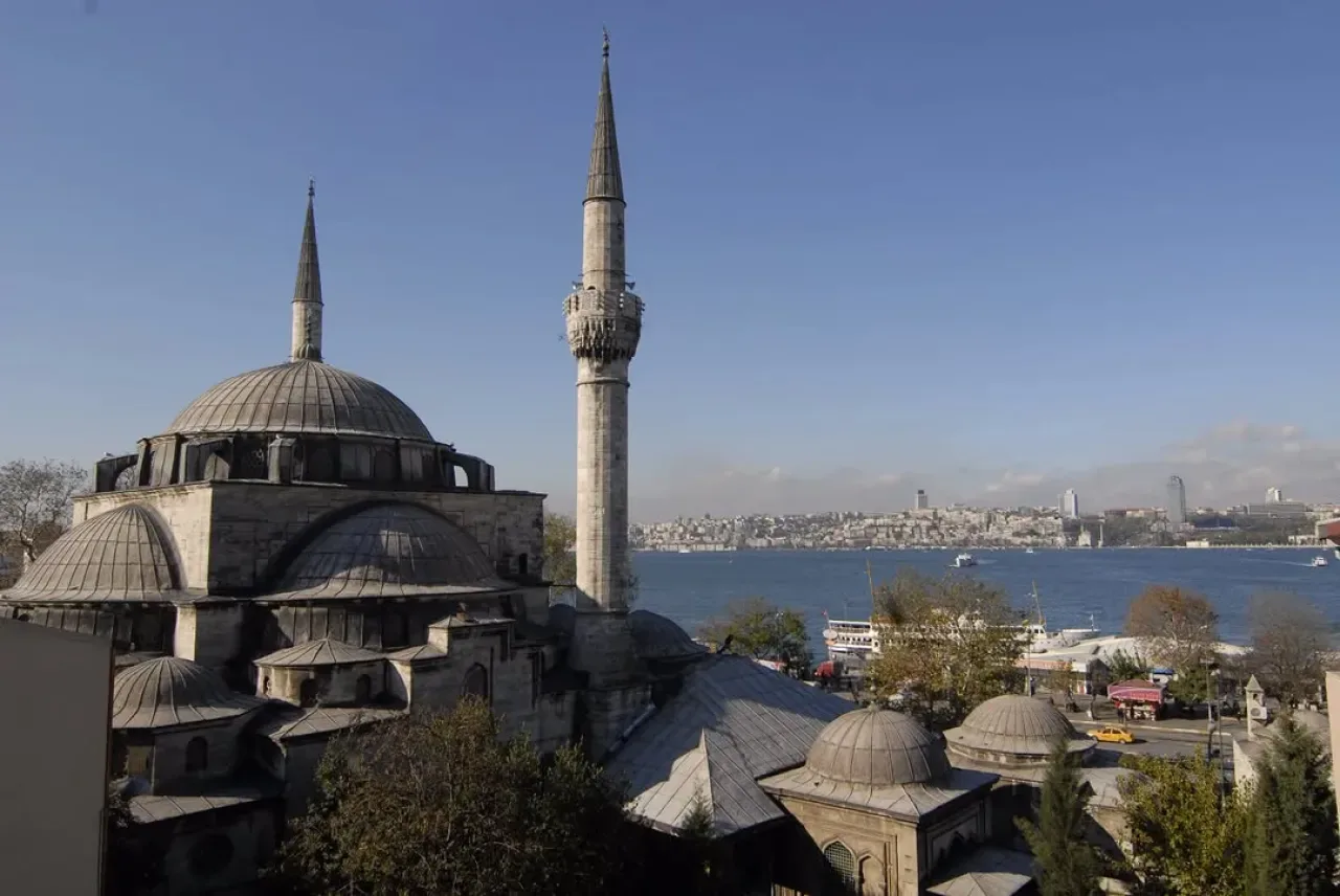 Üsküdar Mihrimah Sultan Camii'nde Hayırlı Cumalar Mesajı Üsküdar Mihrimah Sultan Camii'nde Hayırlı Cumalar Mesajı