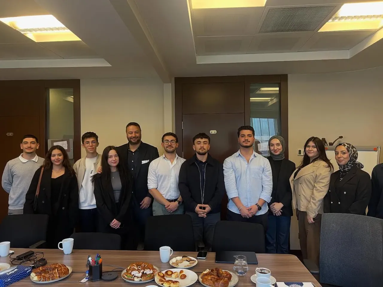 29 Mayıs Üniversitesi Ombudsmanlık Kulübü, Hukuk Bürosu Deneyimlerini Öğrencilerle Buluşturdu 29 Mayıs Üniversitesi Ombudsmanlık Kulübü, Hukuk Bürosu Deneyimlerini Öğrencilerle Buluşturdu
