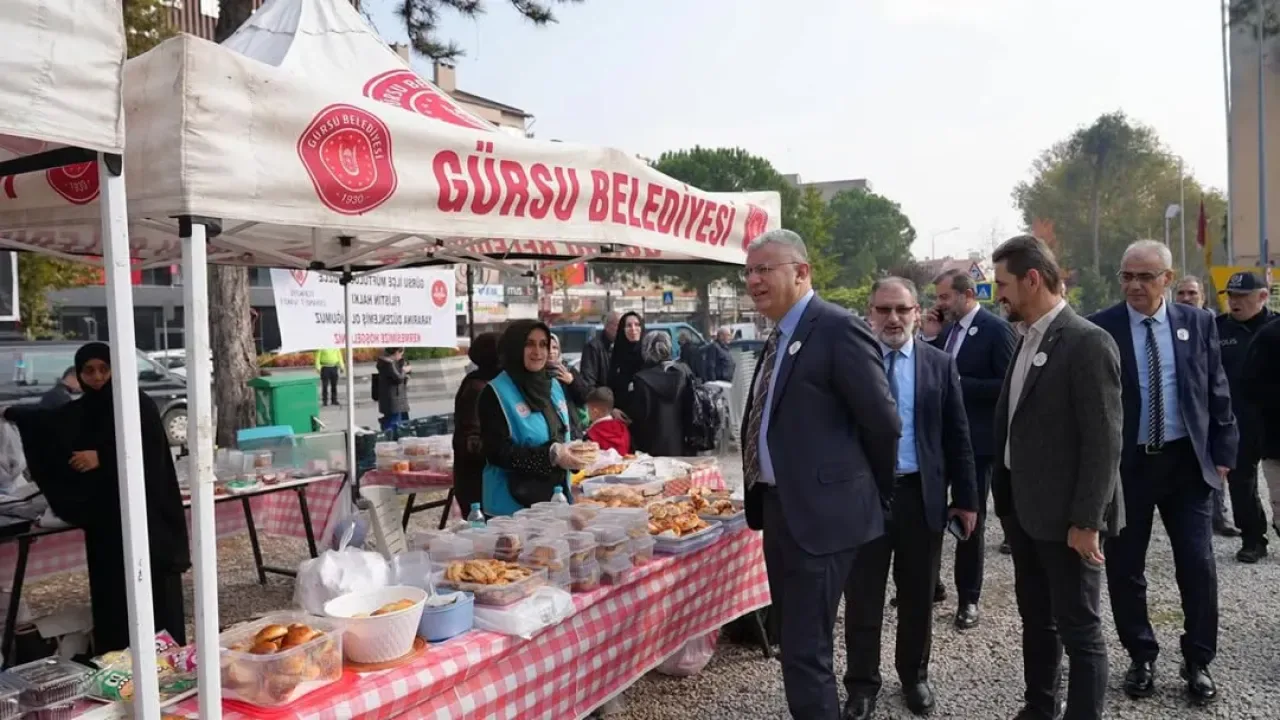 Bursa Gürsu'da Gazze İçin Hayır Çarşısı Düzenlendi Bursa Gürsu'da Gazze İçin Hayır Çarşısı Düzenlendi