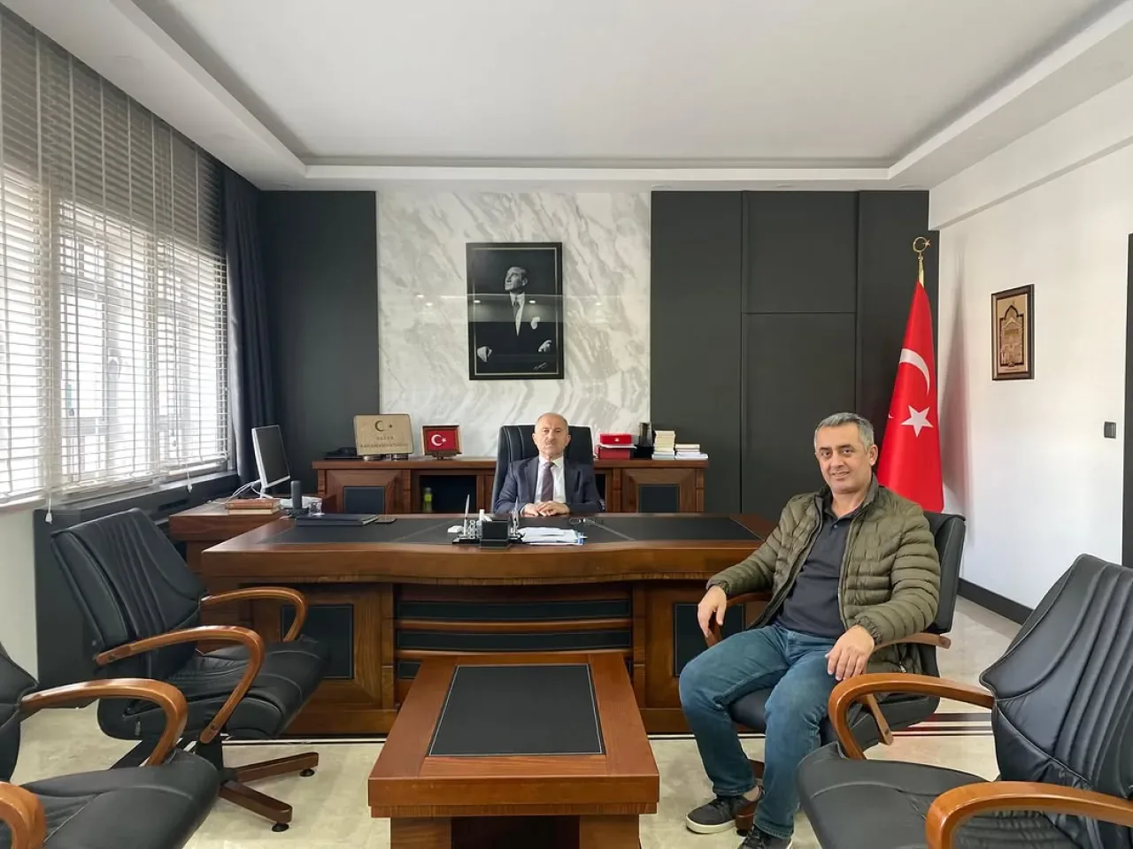 Güvenlik Kamerası İşletmecisi Ahmet Özdemir, Orhangazi Kaymakamı Karamehmetoğlu'nu Ziyaret Etti Güvenlik Kamerası İşletmecisi Ahmet Özdemir, Orhangazi Kaymakamı Karamehmetoğlu'nu Ziyaret Etti