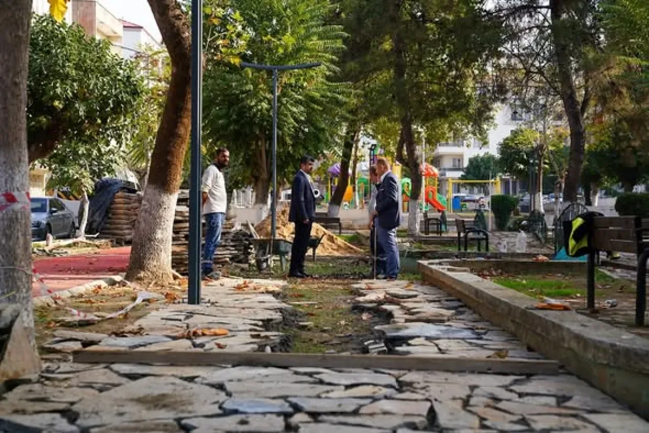 Tire'de Park ve Bahçelerde Yoğun Çalışma Tire'de Park ve Bahçelerde Yoğun Çalışma