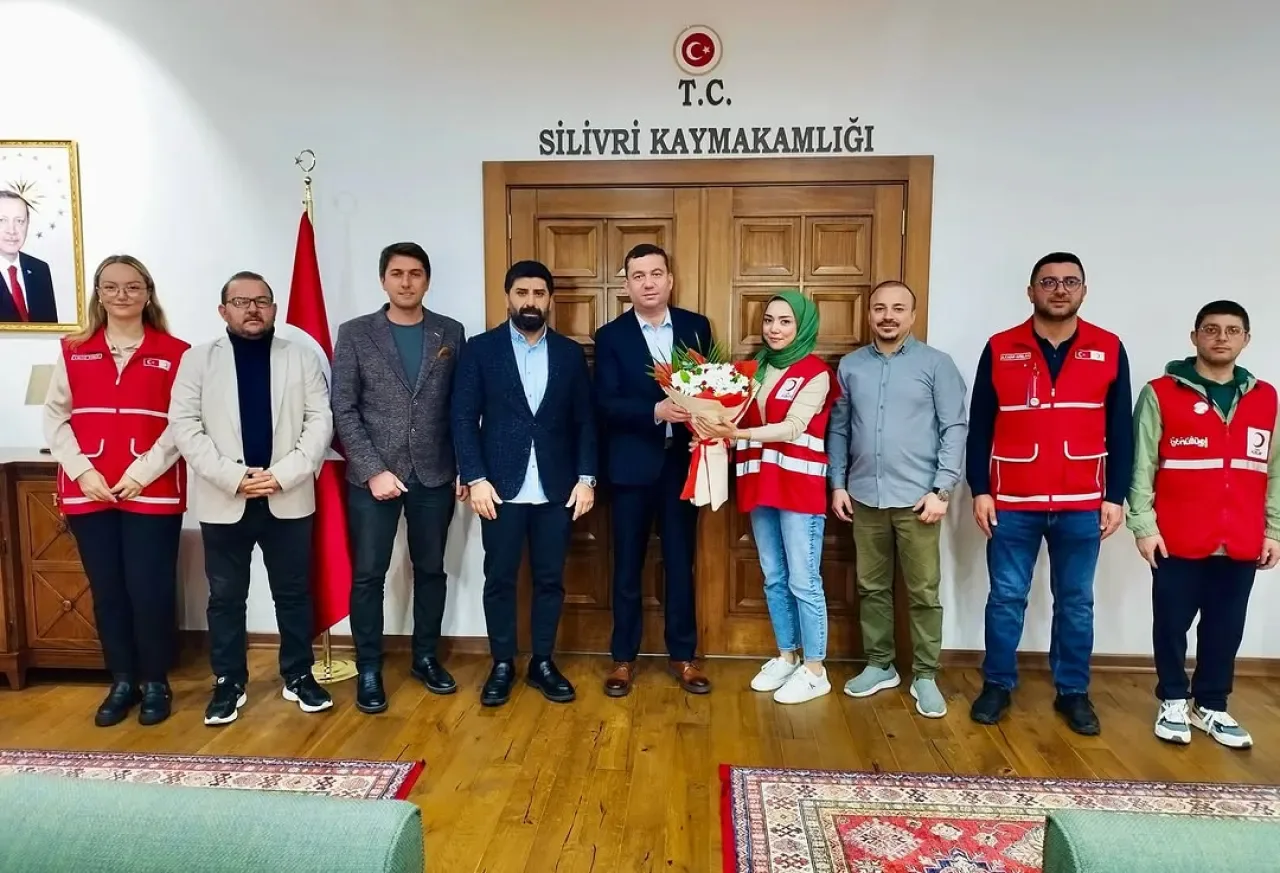 Türk Kızılay Silivri Şubesi, 29 Ekim - 4 Kasım Haftası'nda Kaymakam Tolga Toğan'ı Ziyaret Etti Türk Kızılay Silivri Şubesi, 29 Ekim - 4 Kasım Haftası'nda Kaymakam Tolga Toğan'ı Ziyaret Etti