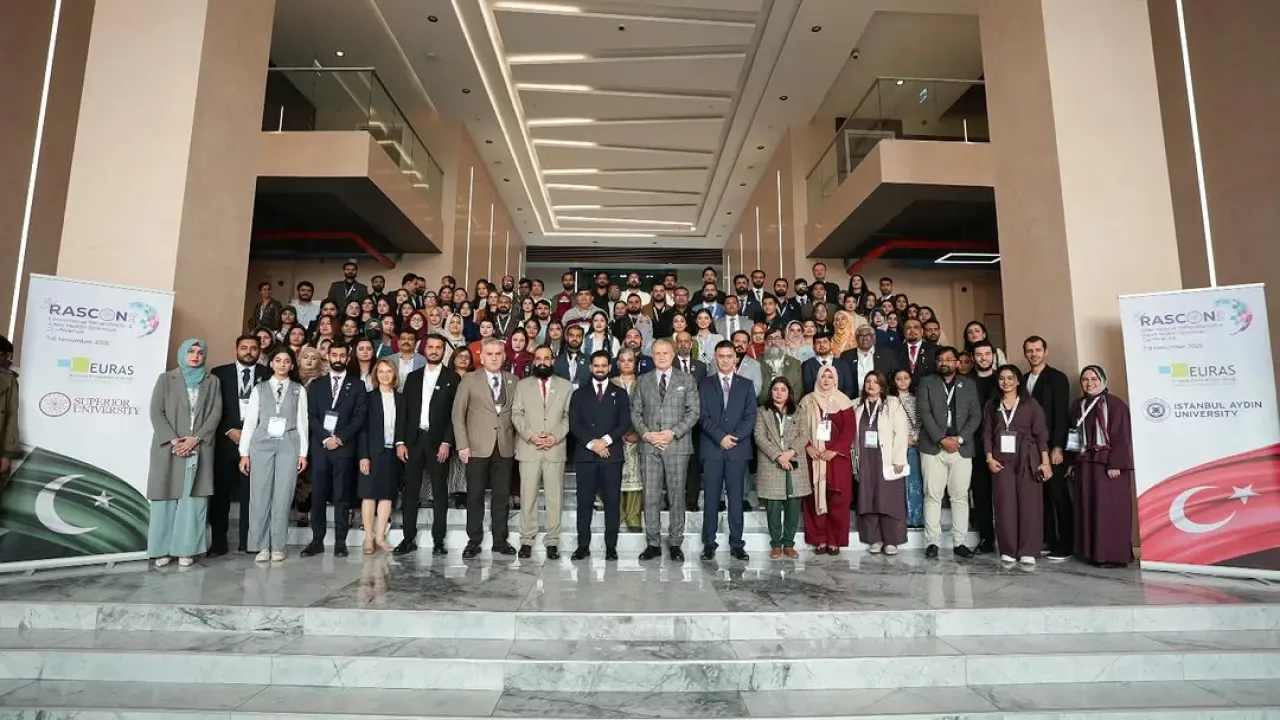 İstanbul Aydın Üniversitesi ile Pakistan Superior Üniversitesi Arasında Eğitim İş Birliği İstanbul Aydın Üniversitesi ile Pakistan Superior Üniversitesi Arasında Eğitim İş Birliği