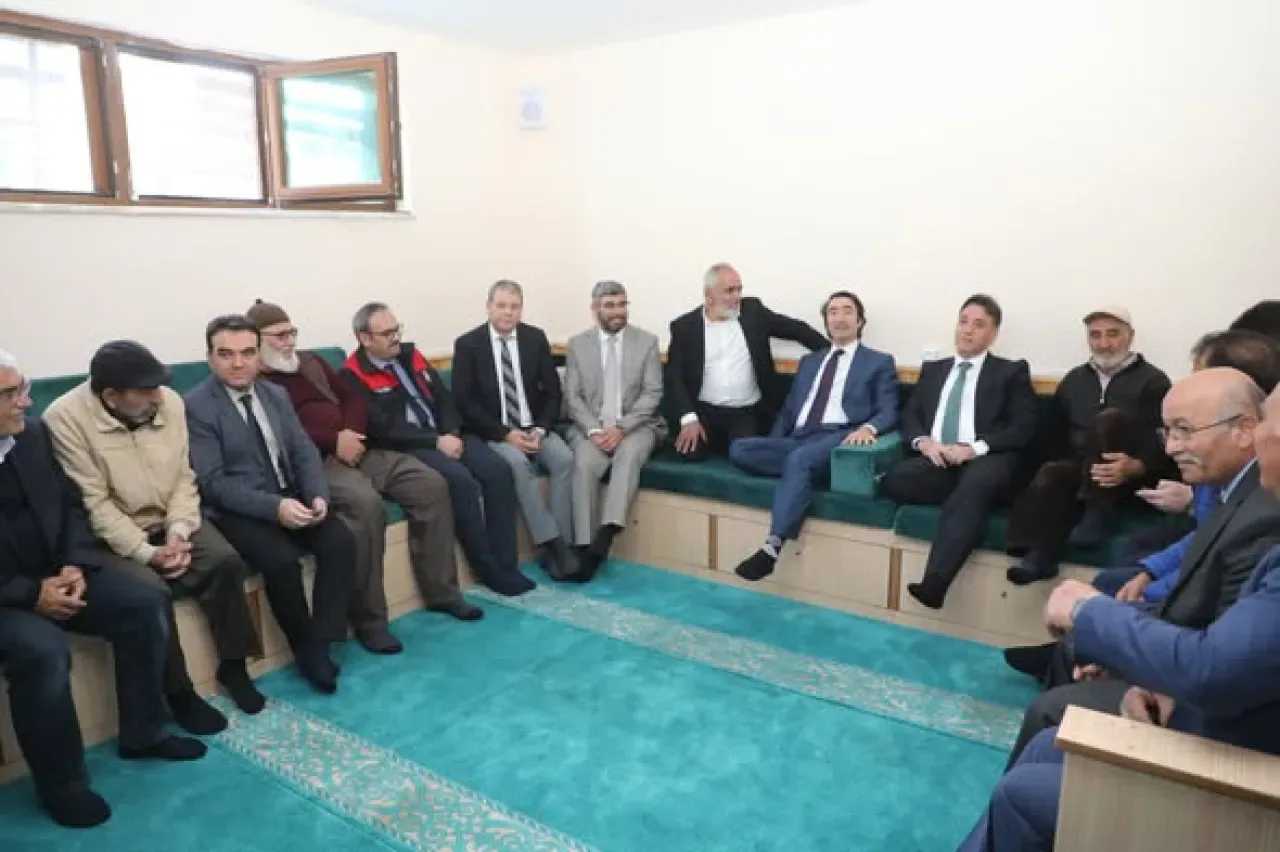 Develi Belediye Başkanı Adem Şengül, Yeşilyurt Mahallesi'nde Vatandaşlarla Buluştu Develi Belediye Başkanı Adem Şengül, Yeşilyurt Mahallesi'nde Vatandaşlarla Buluştu