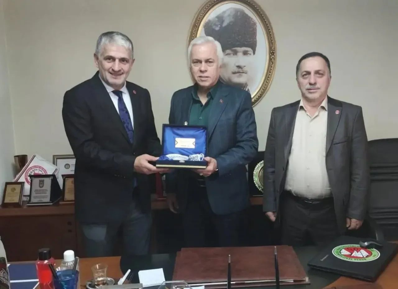 Saadet Partisi Bursa İl Başkanı Hamza Gürsel, Esnaf Oda Başkanını Ziyaret Etti Saadet Partisi Bursa İl Başkanı Hamza Gürsel, Esnaf Oda Başkanını Ziyaret Etti