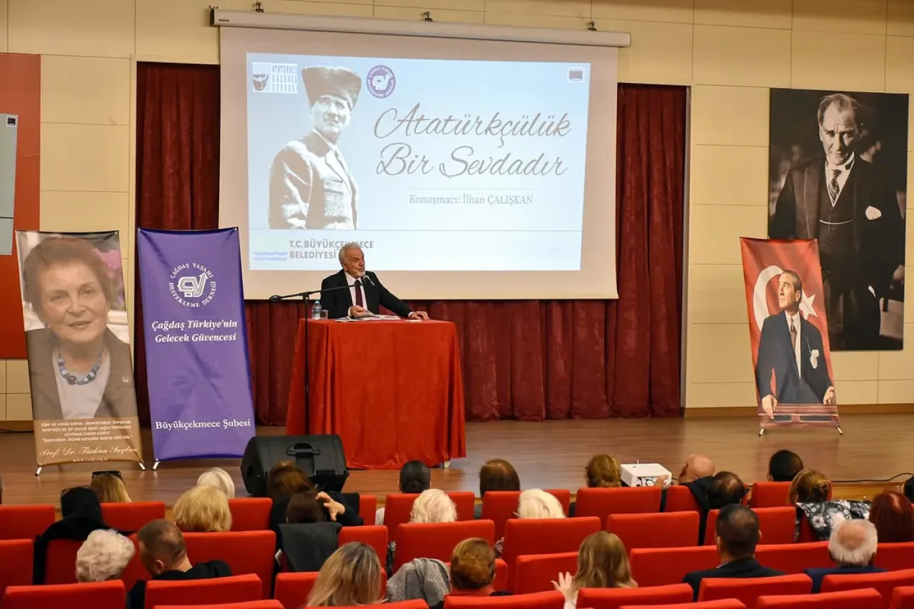 Büyükçekmece'de "Atatürkçülük Bir Sevdadır" Söyleşisi Düzenlendi Büyükçekmece'de "Atatürkçülük Bir Sevdadır" Söyleşisi Düzenlendi