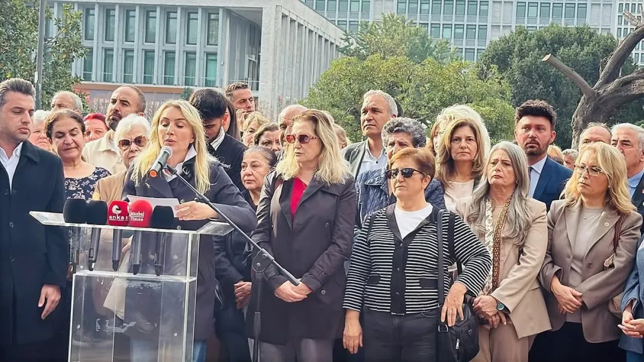 CHP'li Emecan: Tutuklu Aileleri Dayanışma İçin Saraçhane'de Buluşuyor CHP'li Emecan: Tutuklu Aileleri Dayanışma İçin Saraçhane'de Buluşuyor